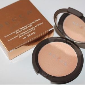 Becca champagne pop highlighter